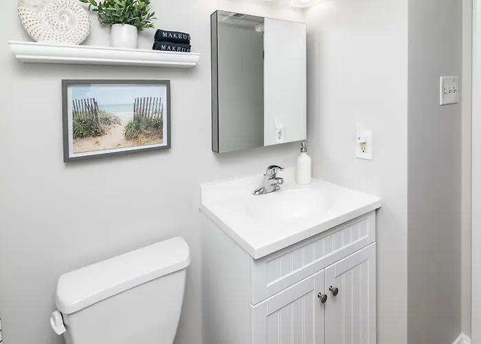 Apartment Ocean Retreat With Linens Included